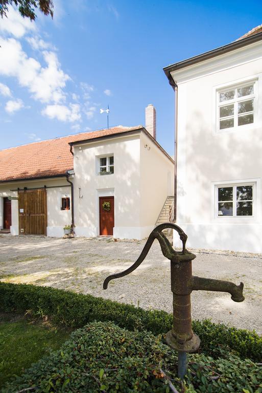 Historischer Pfarrhof Niederleierndorf Langquaid Oda fotoğraf